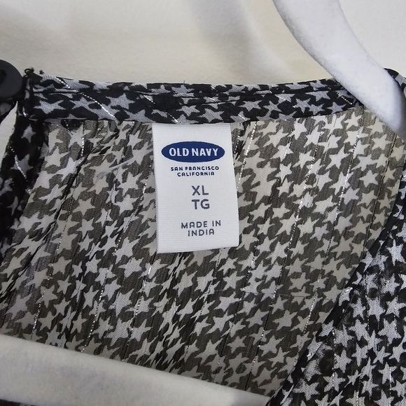 ⭐️40% Off⭐️ Old Navy Sheer Star Print Dress - Picture 10 of 10